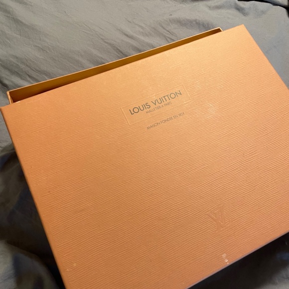 Louis Vuitton Totally MM Shoulder Bag - Picture 6 of 13